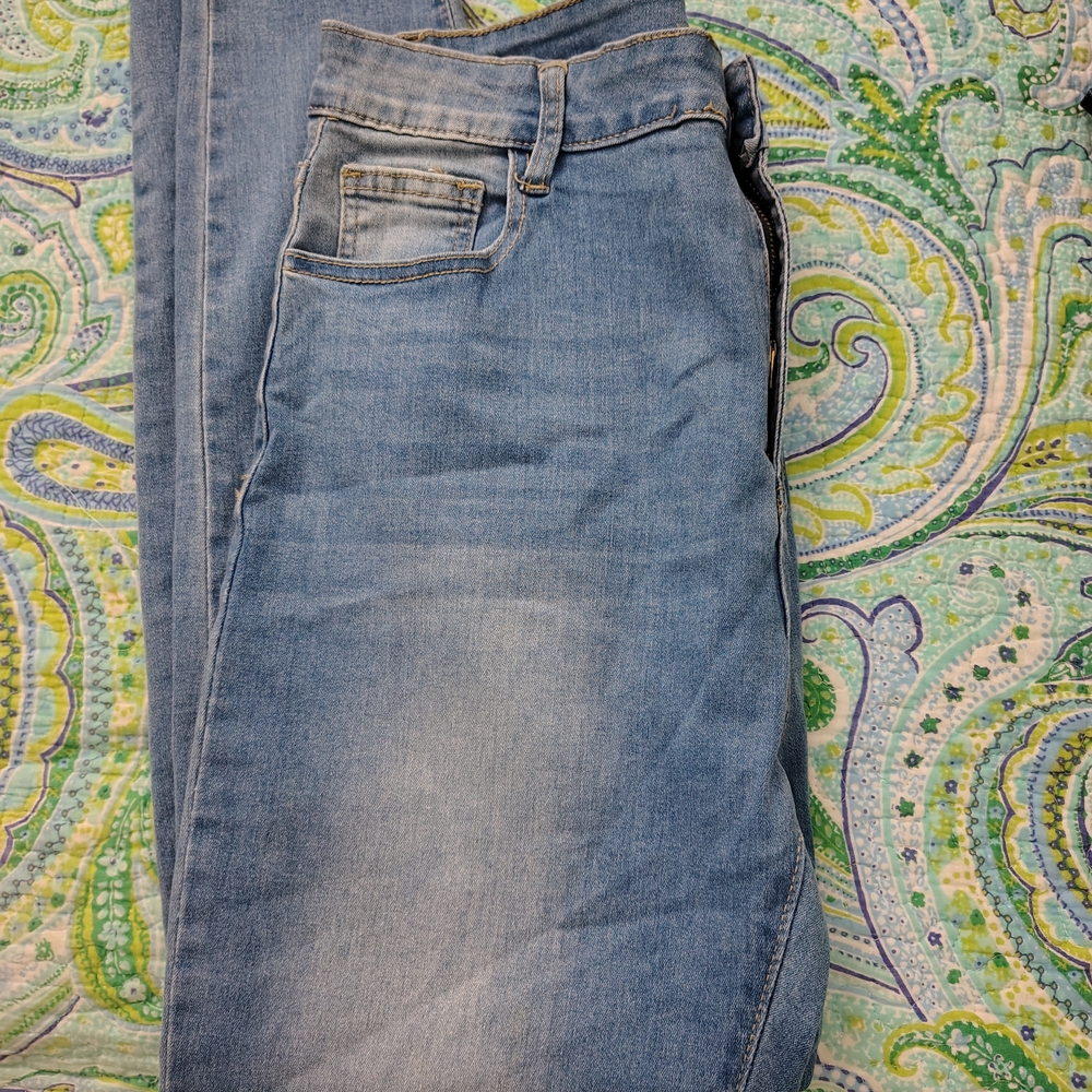 Women's Skinny Jeans in Light Blue